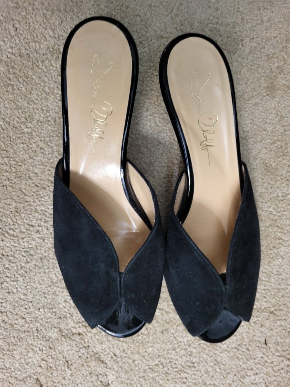 Joan Oloff Diana Kitten Heel black Size 38